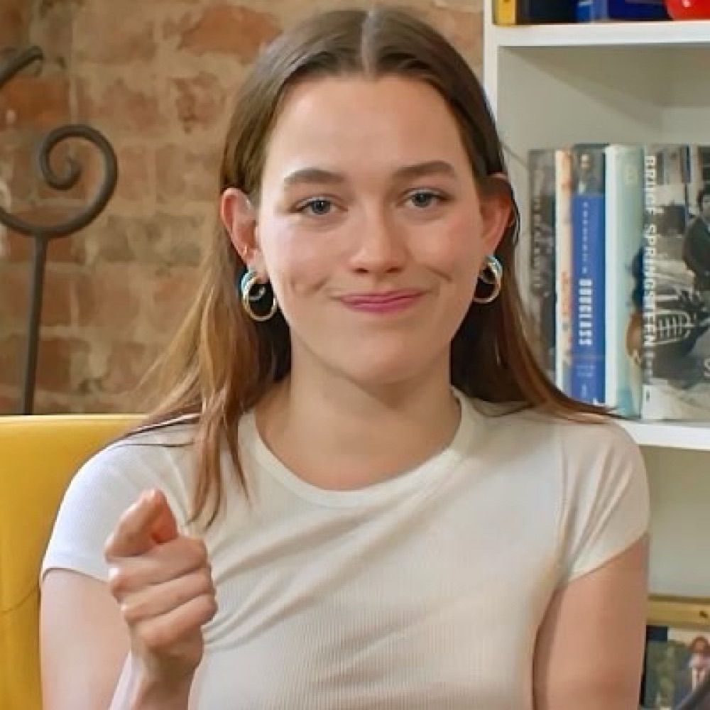 victoria pedretti archive