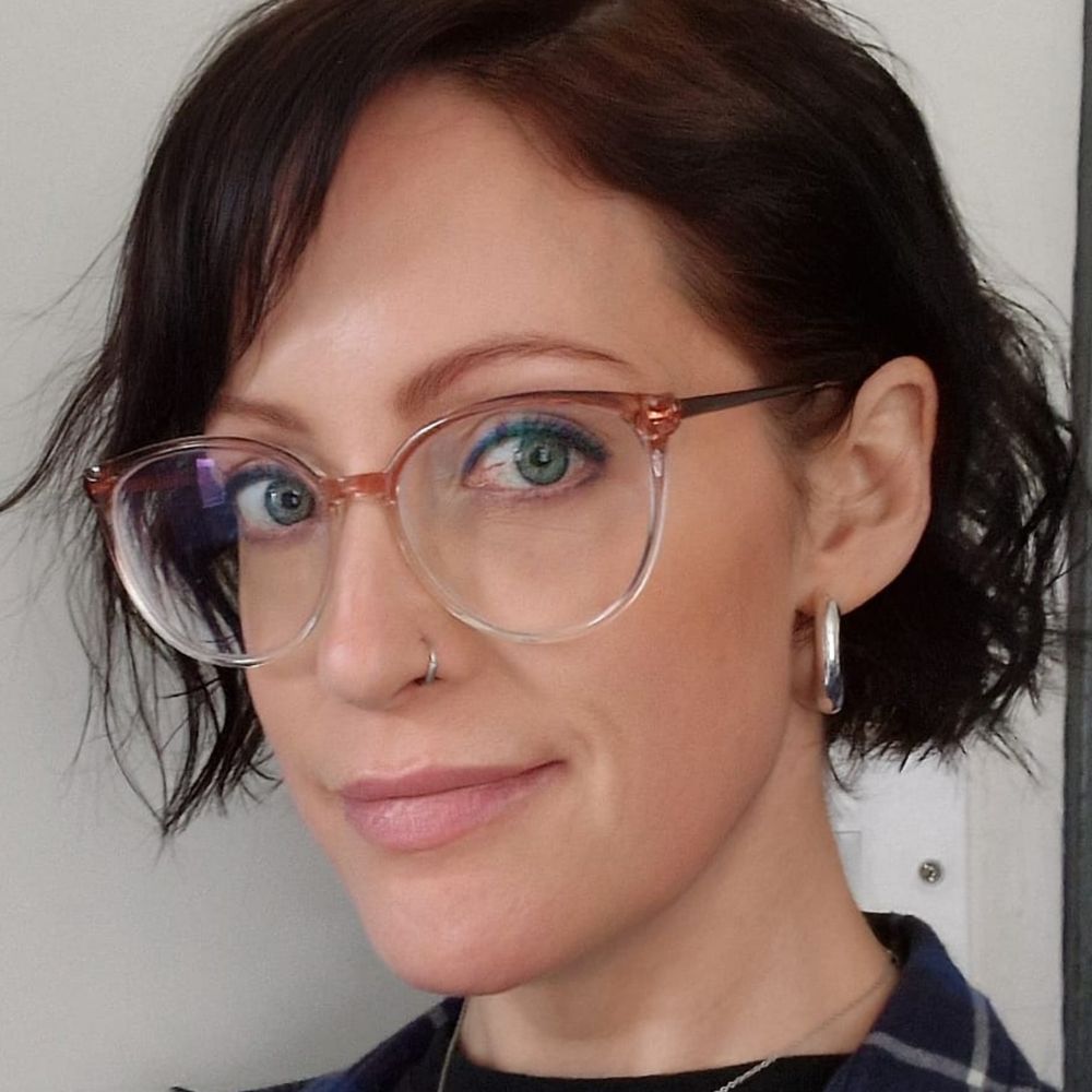 Dr Angela Muir
