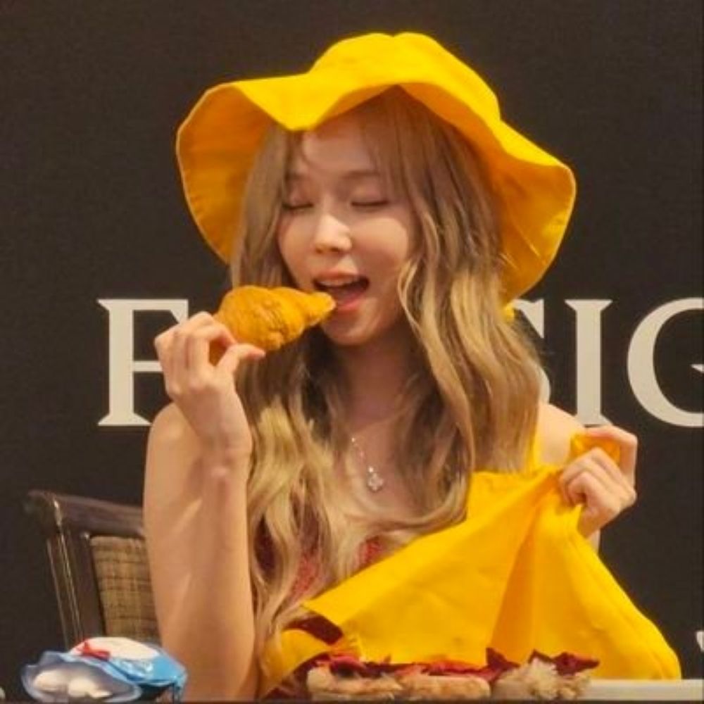 ✰