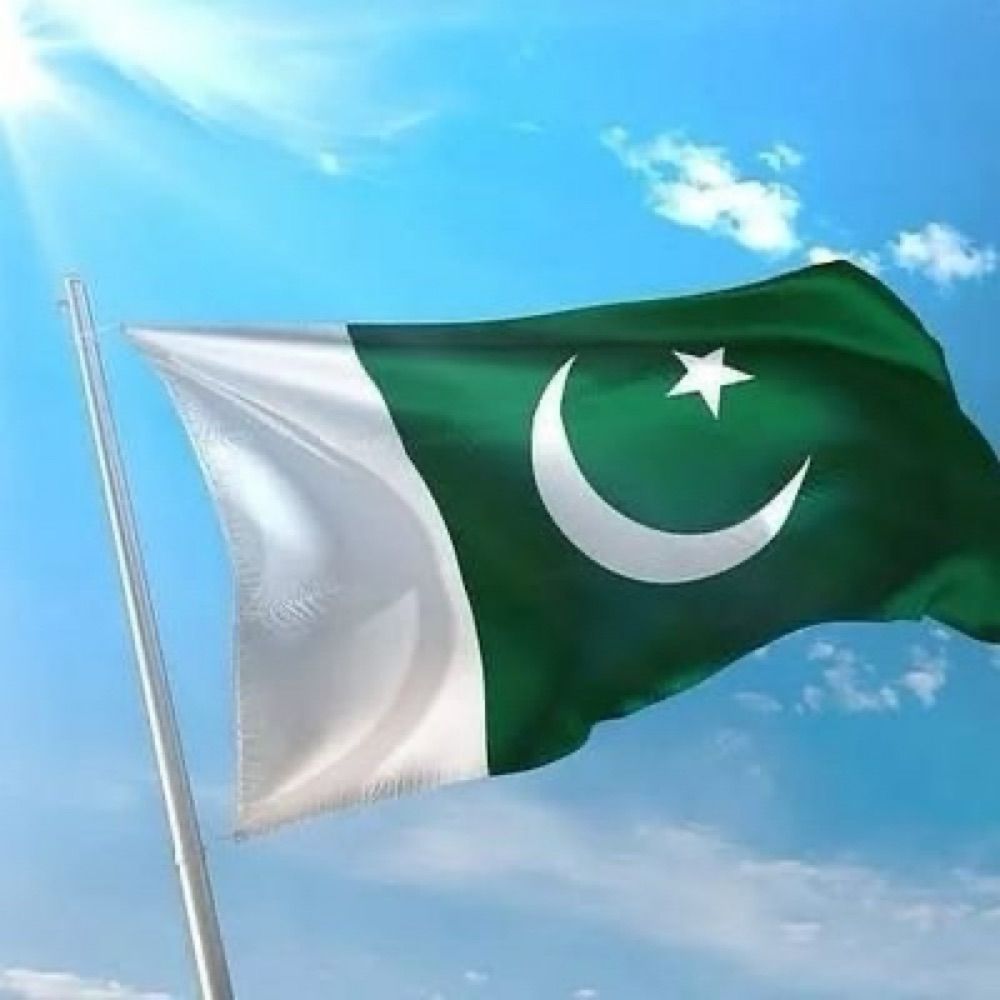 م