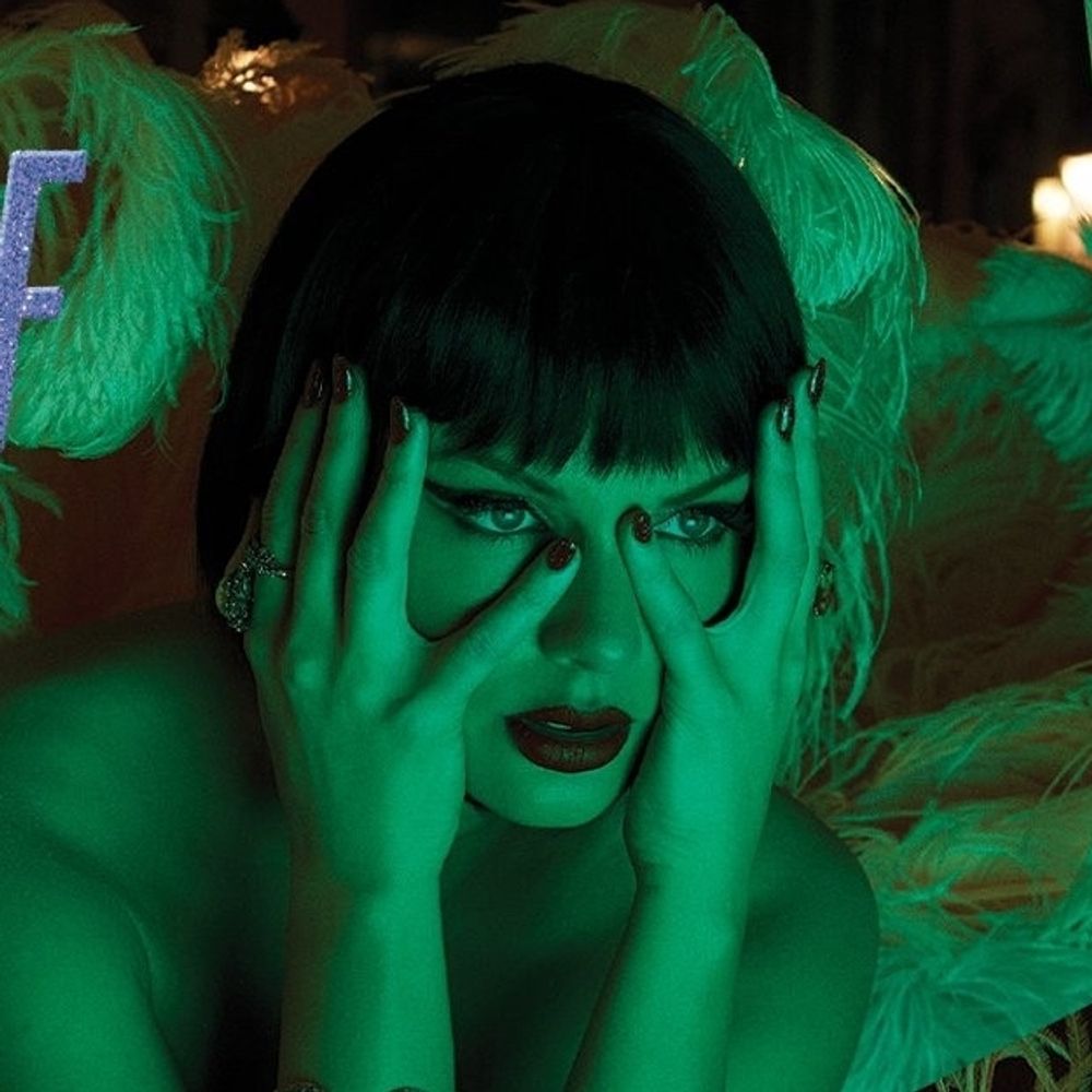 THE LIFE OF A SHOWGIRL