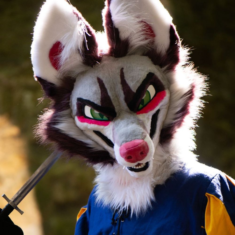 DeadDog Fursuits🥀 ➡️ EF DD H315