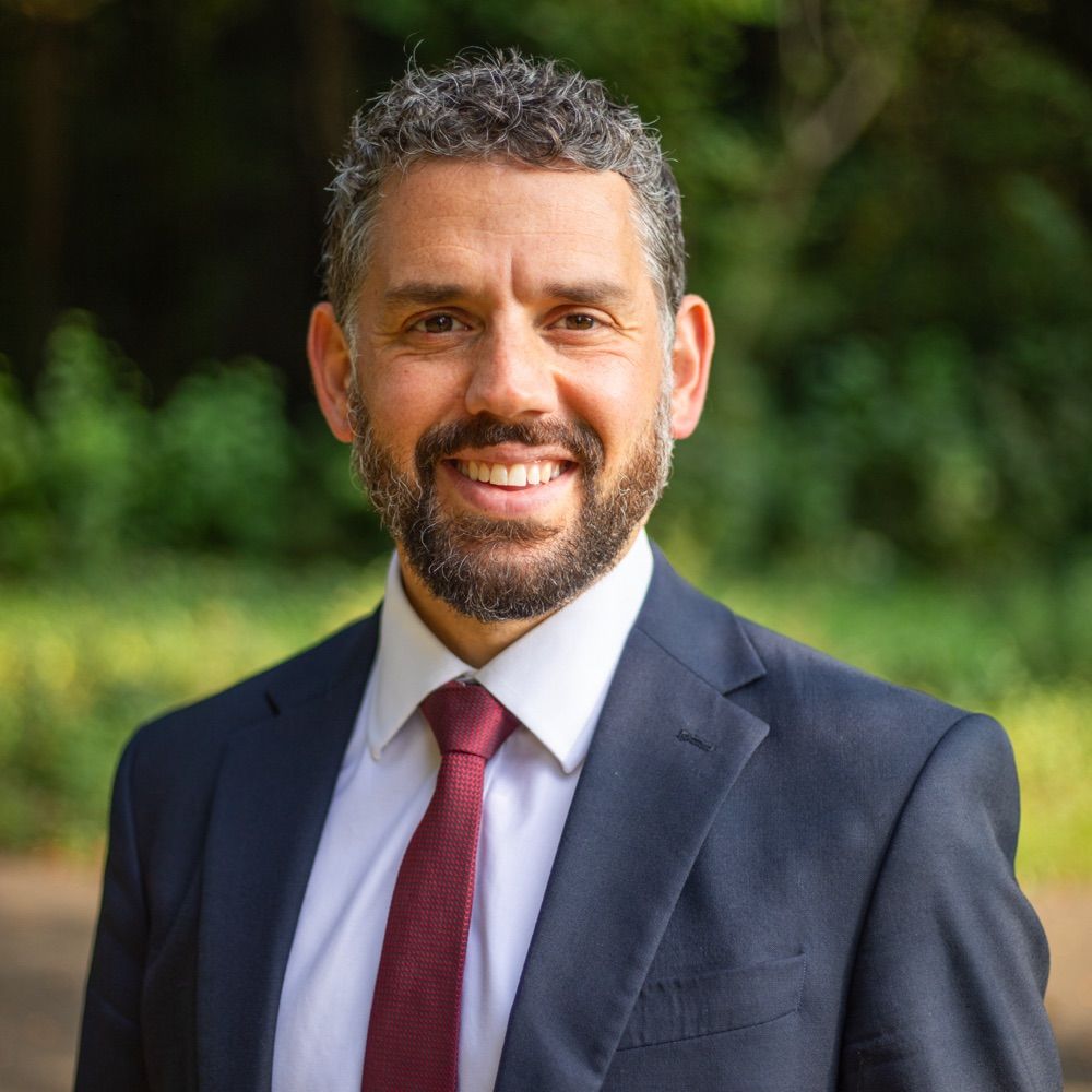 Dr Tom McNeil