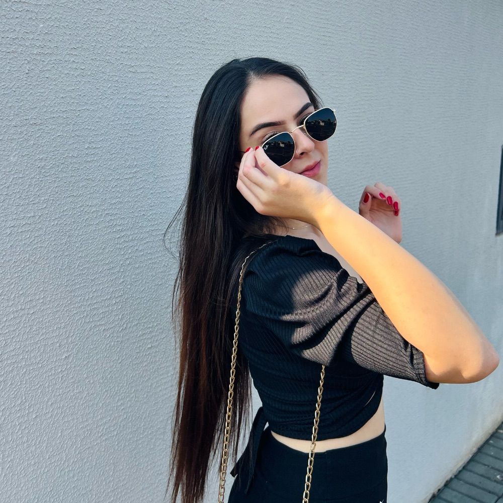 Larissita ⚡️🖤