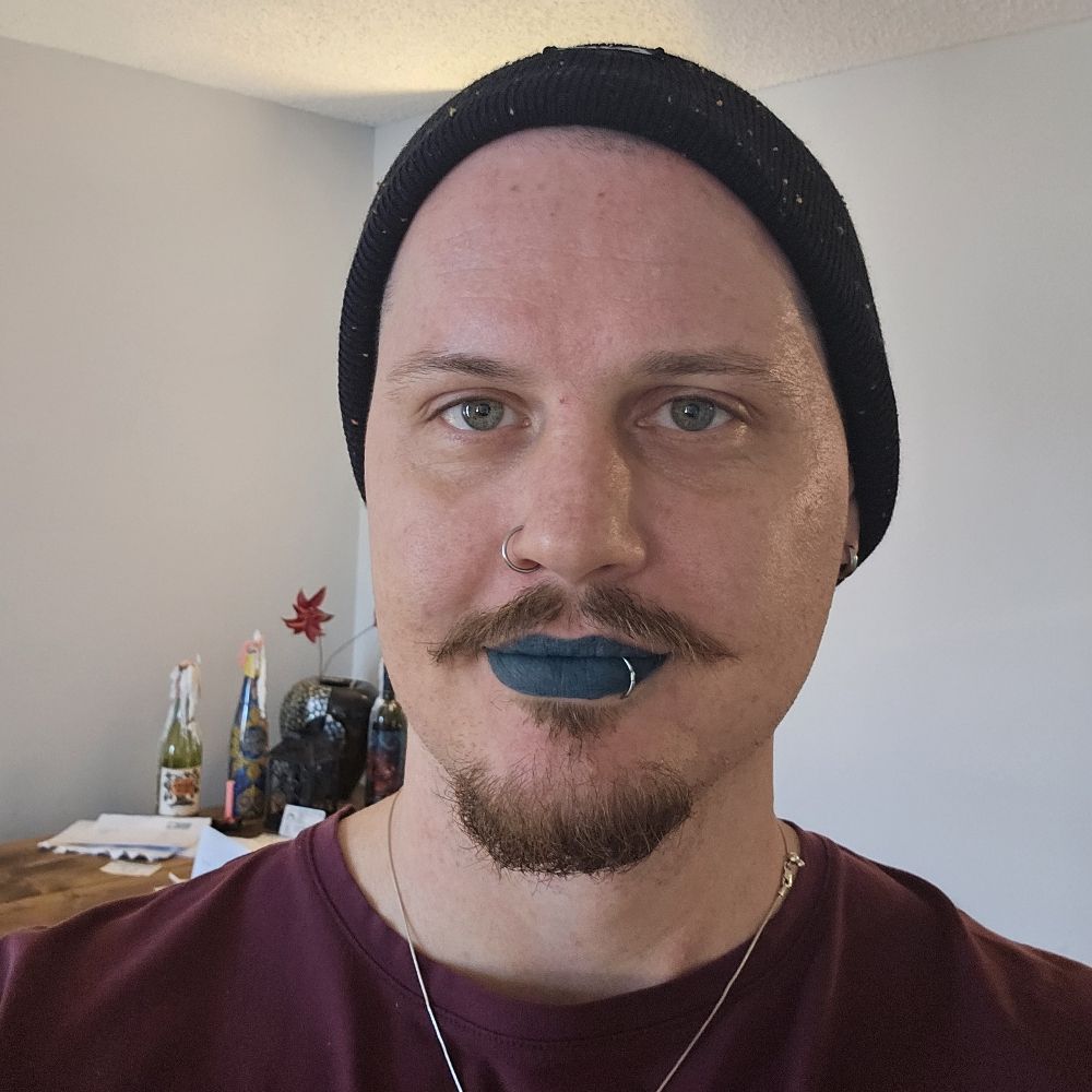 Gabriel Knott-Fayle (he/they)