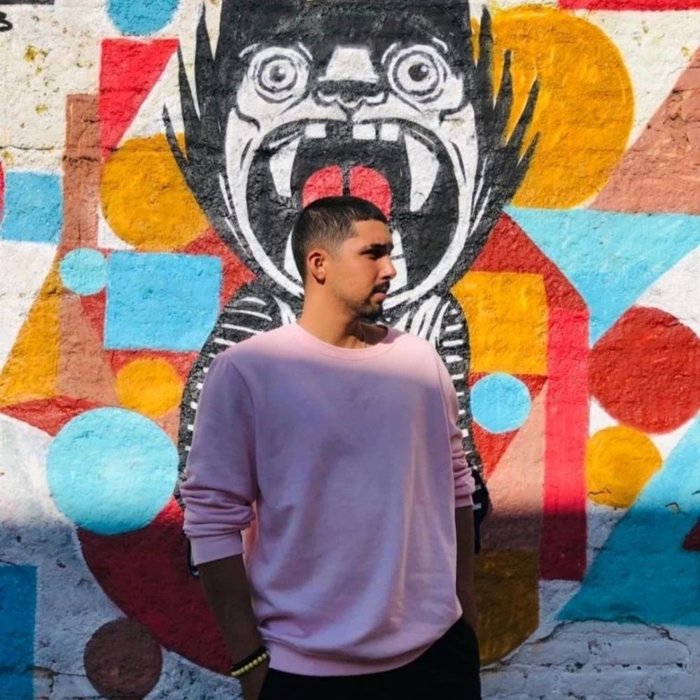 R. Santos