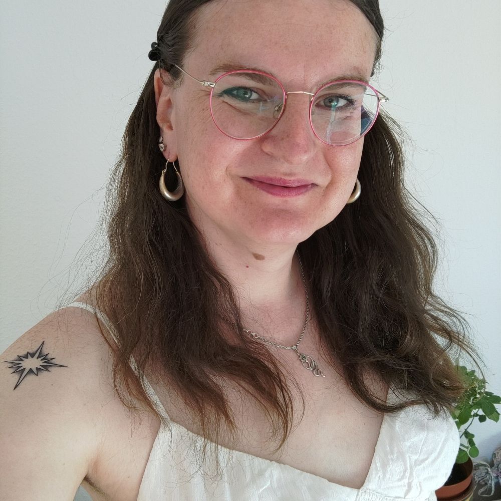 Fiona Blackrose (she/her)