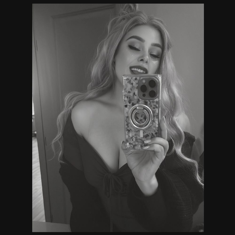 HerRoyalThighness