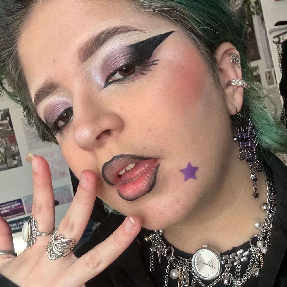 ziin (THEY/THEM)