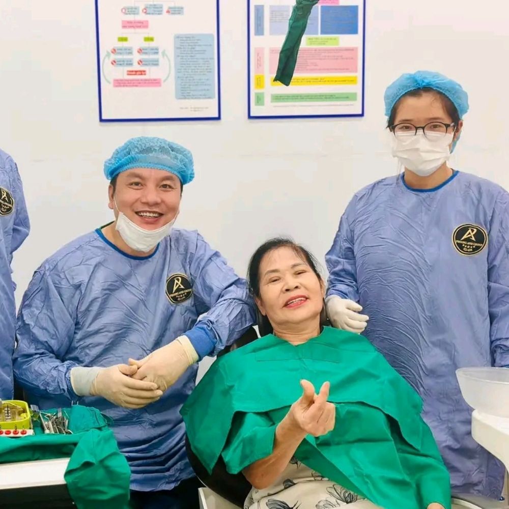 Dr Tuyen Nguyen 