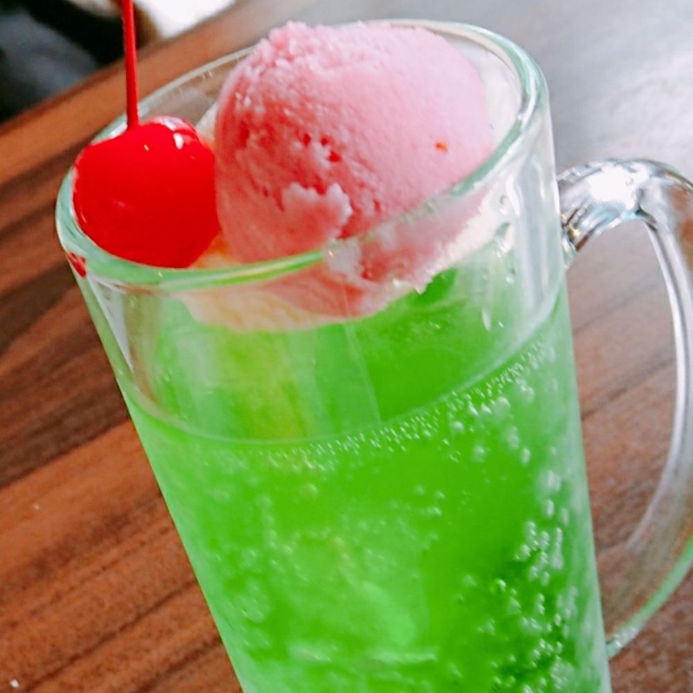 めろんそーだ