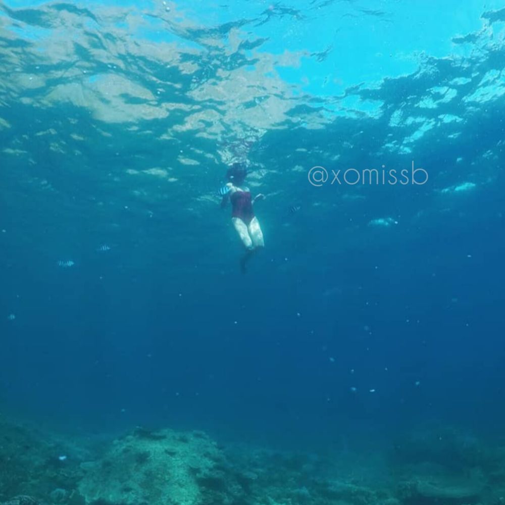 B. 🧜🏻‍♀️