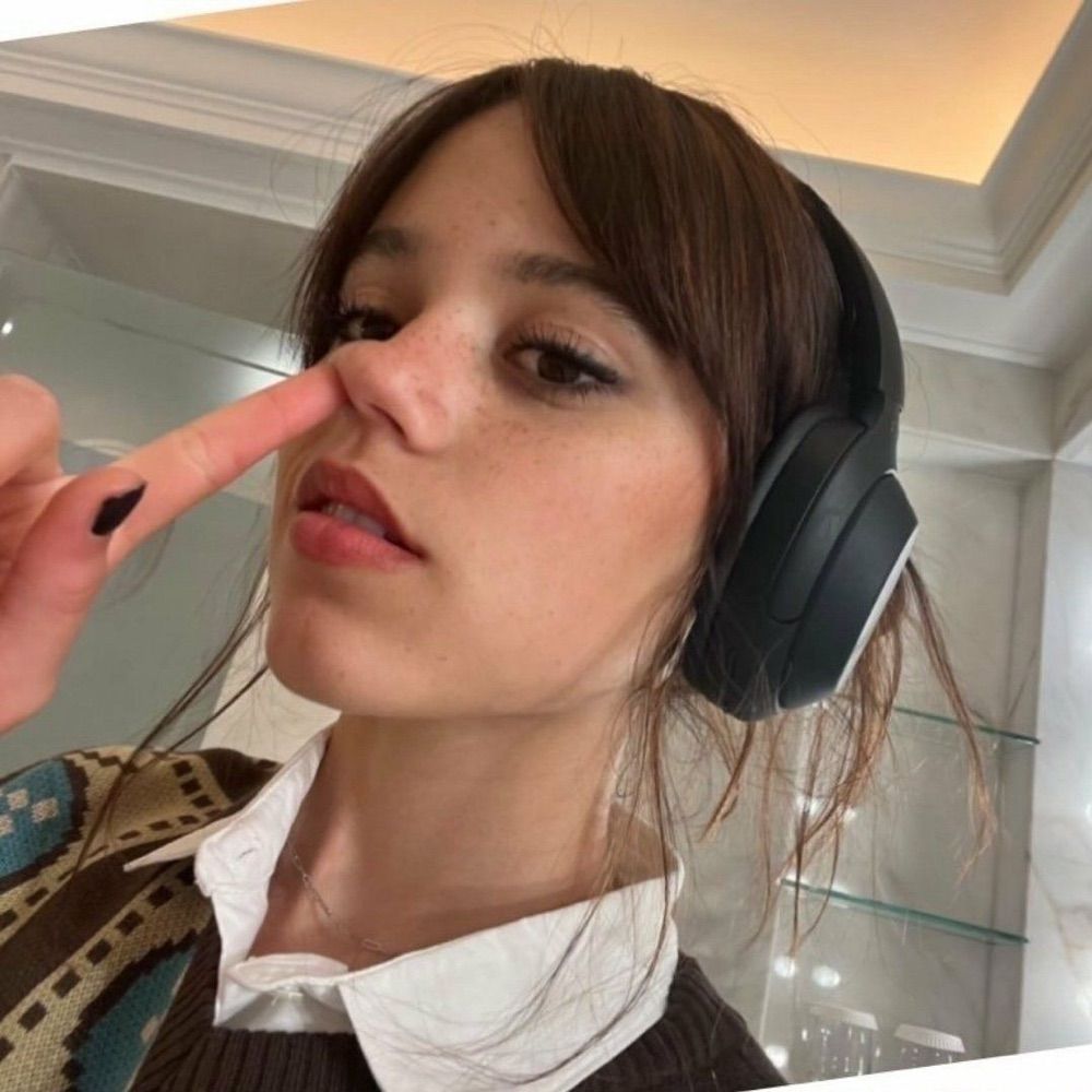 ⚢ 