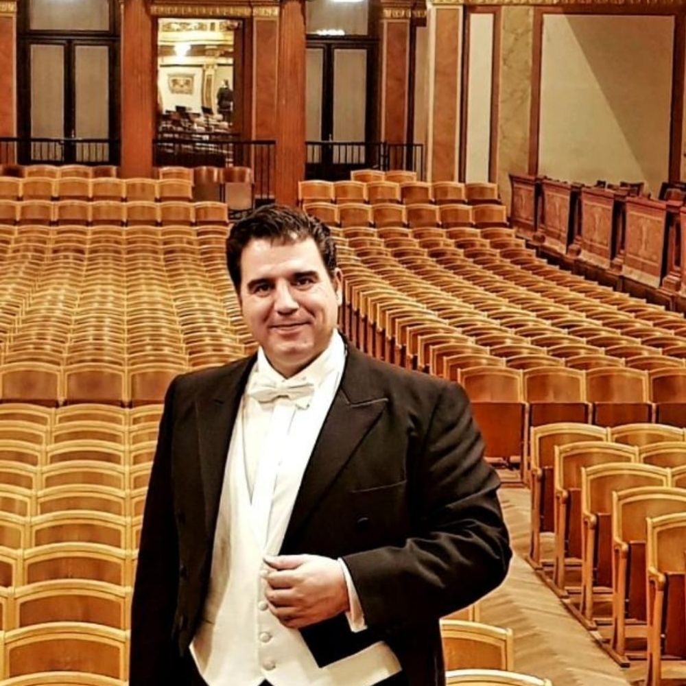 José Moisés Molín Tenor