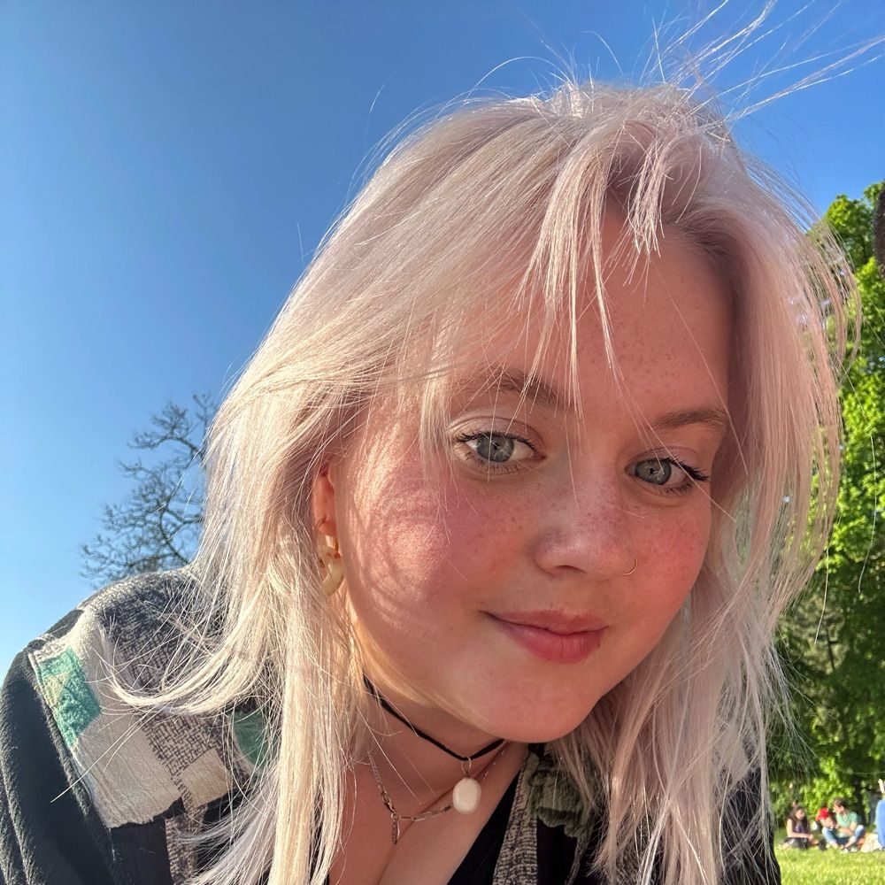 Polina Girshova (she/her)