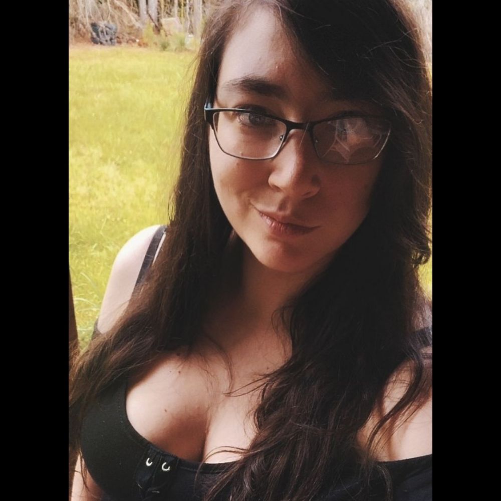 Dezirae514 • 𝓥𝓖𝓮𝓷 𝓐𝓻𝓽𝓲𝓼𝓽