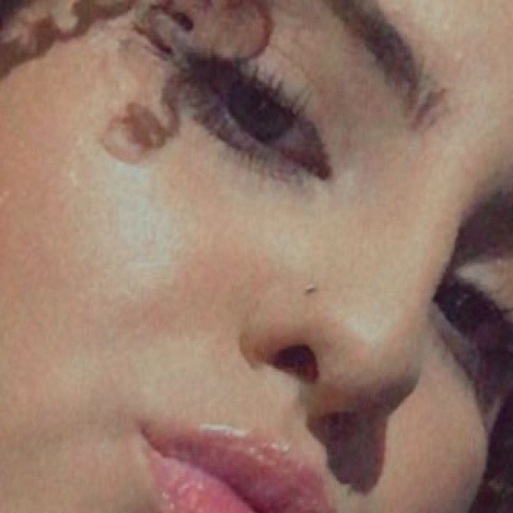 𝕵. 💋