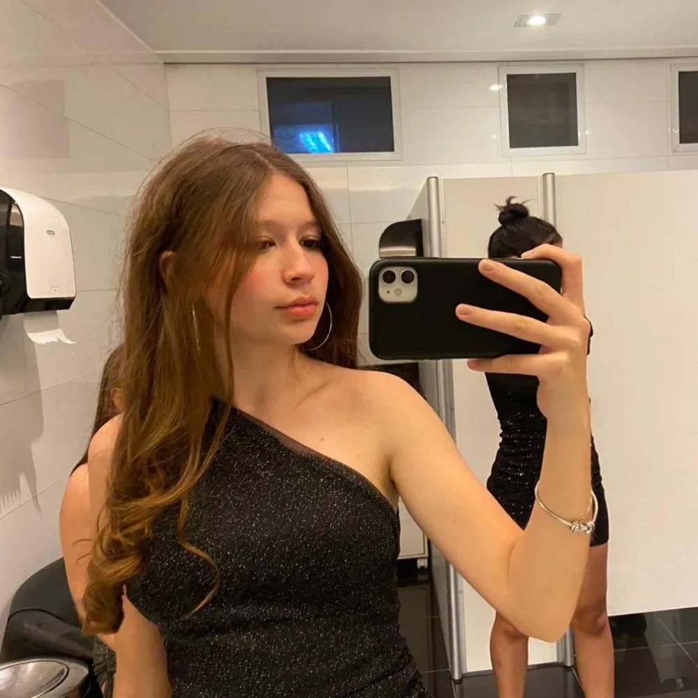 𝐋𝐚𝐫𝐚💋