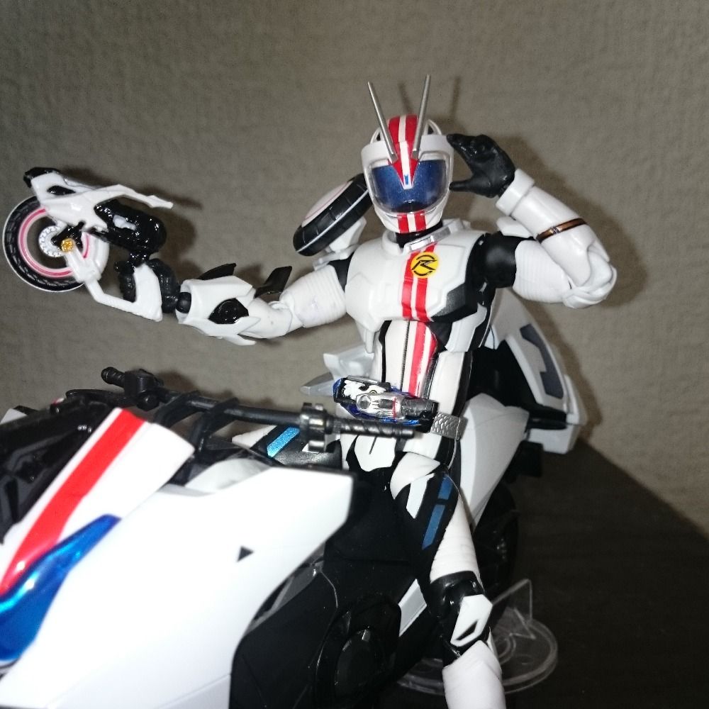 さんは付けたかデコすけ野郎