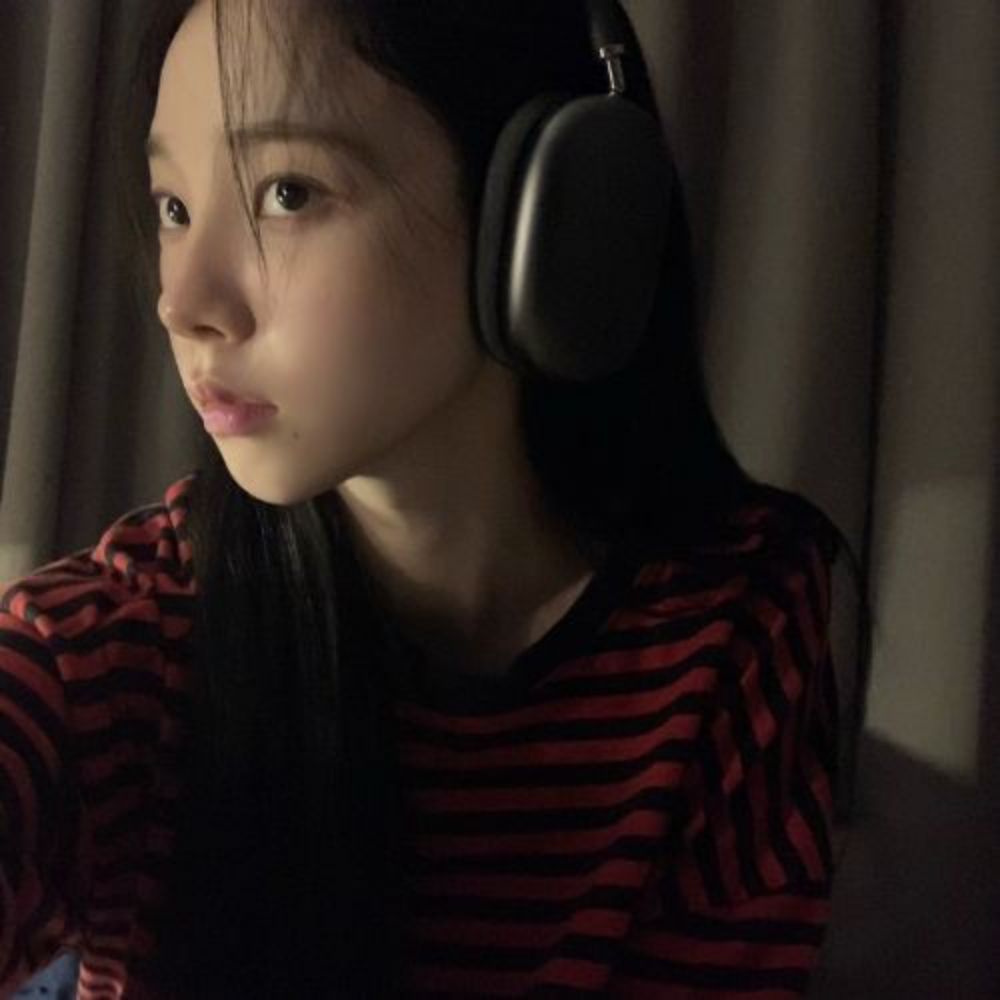 𝜗⠀bea.🐙 winter's wife