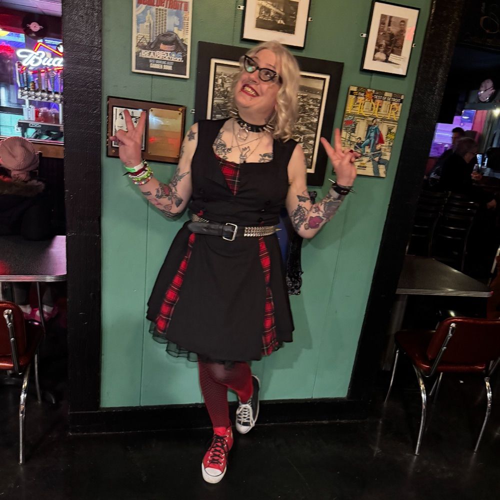 Kira Caüstic