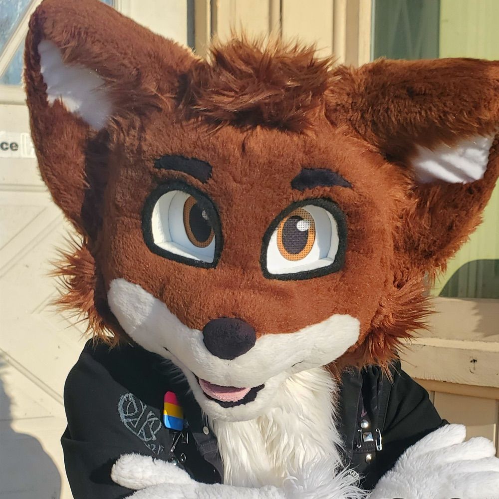 TeonotheFoxieboi (COMMS OPEN)