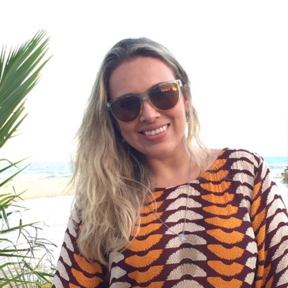 Carol Oliveira