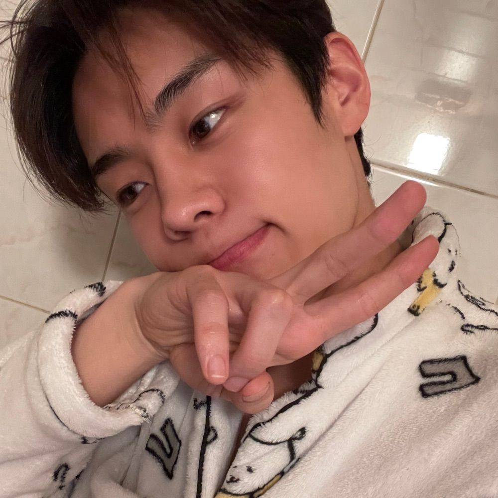 ☁️ 하늘바라기 (๑•̑ ɞ •̑๑)