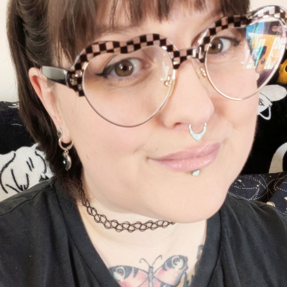 Grrrlface 🖤 Fiber Arts