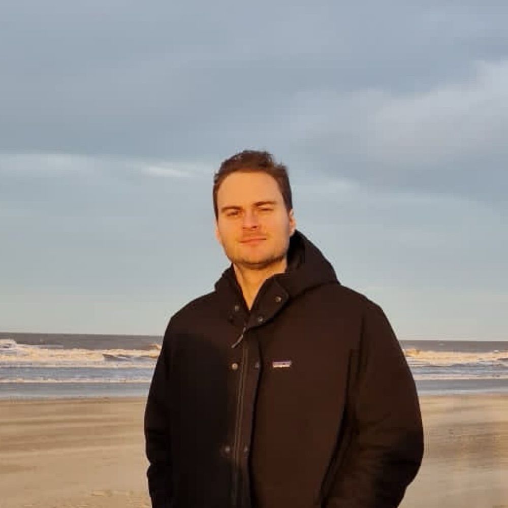Josh De Lyon