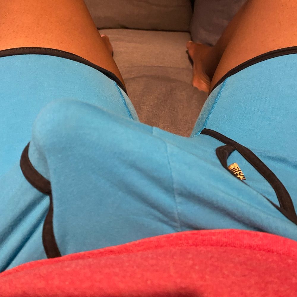 Uncut Dom Top