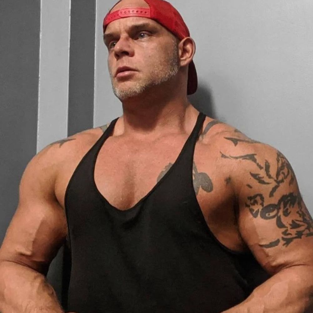 DESPERATE GYM DILF  *IML 5/22 - 5/26*