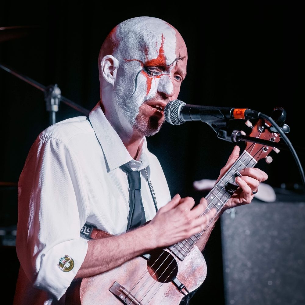 Garrett DeVaughn, the Mad Uke-Bard