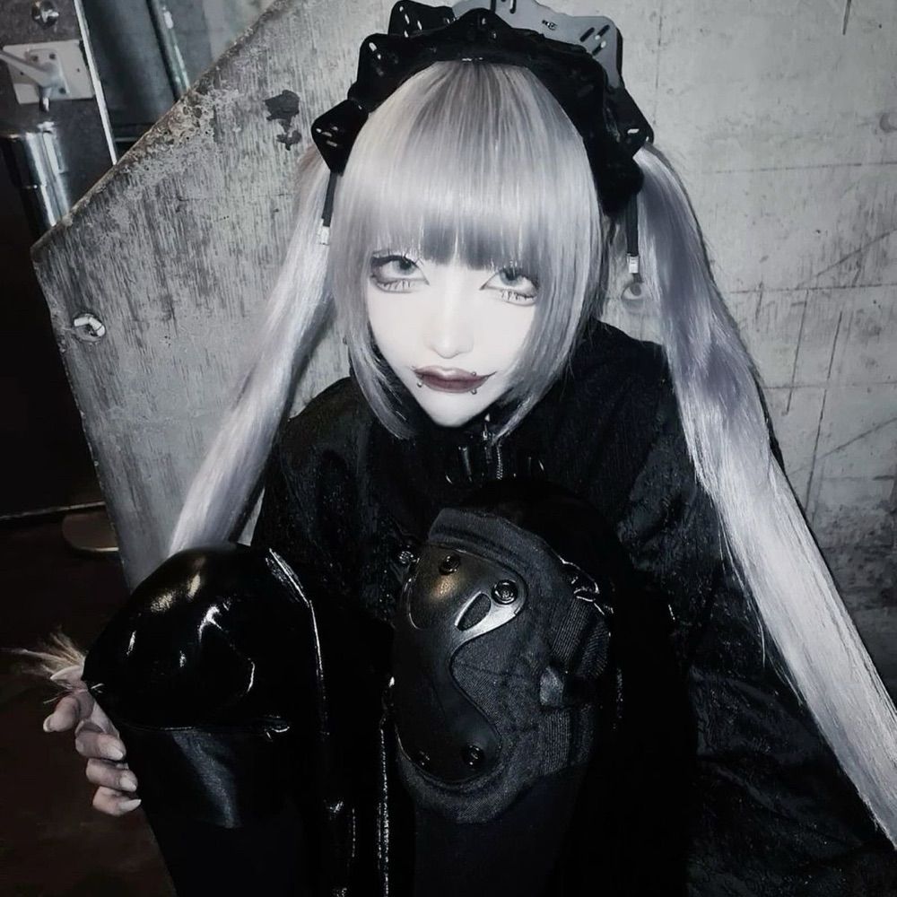  𝐒𝐢𝐥le𝐯𝐲n  (  -0 𝐤𝐠 / 10 𝐤𝐠 )