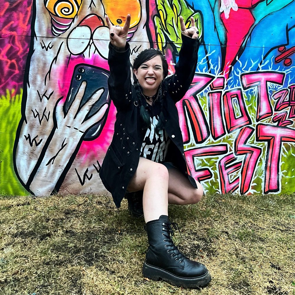 Lauren Roberts | Weirdo Therapist