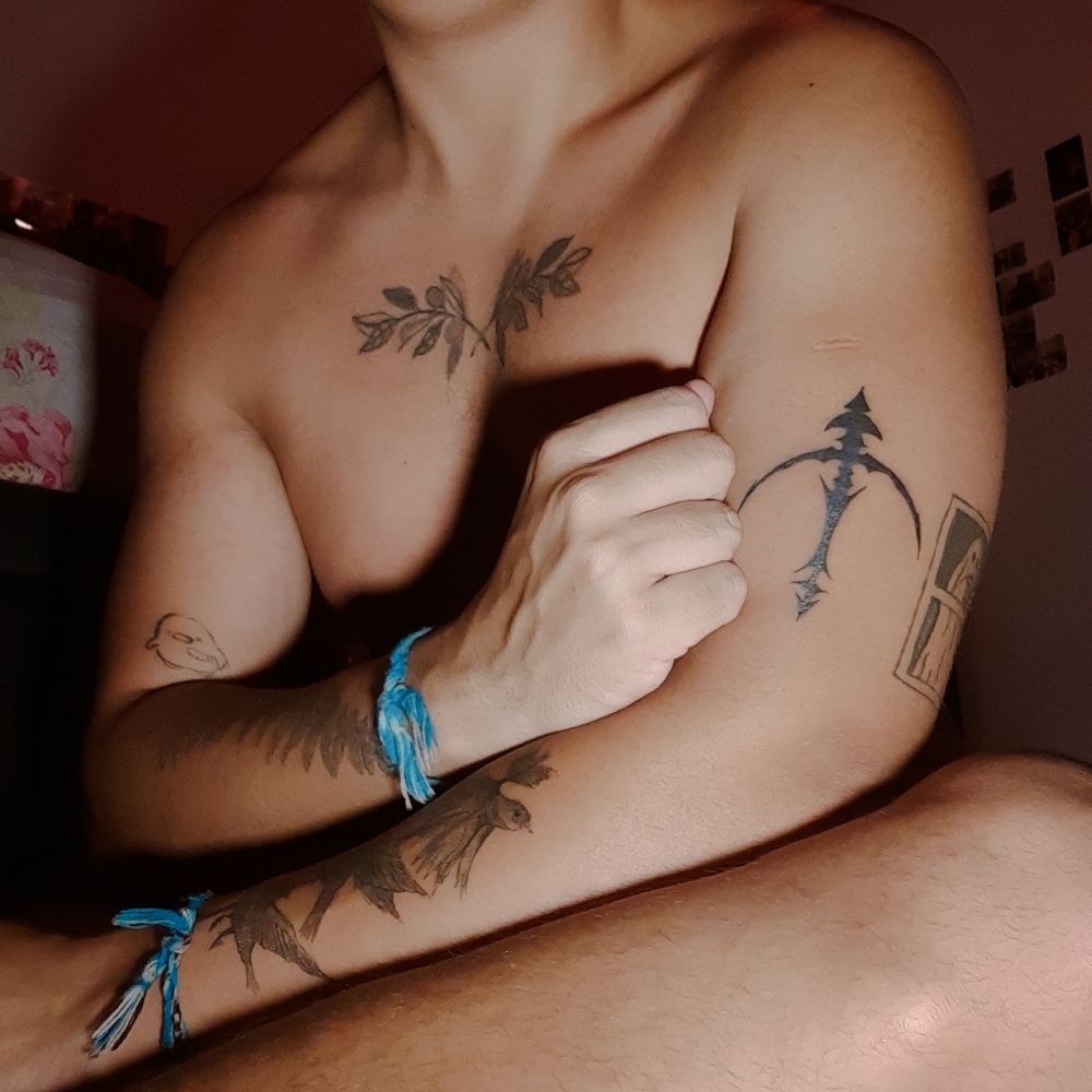 🔞 blue