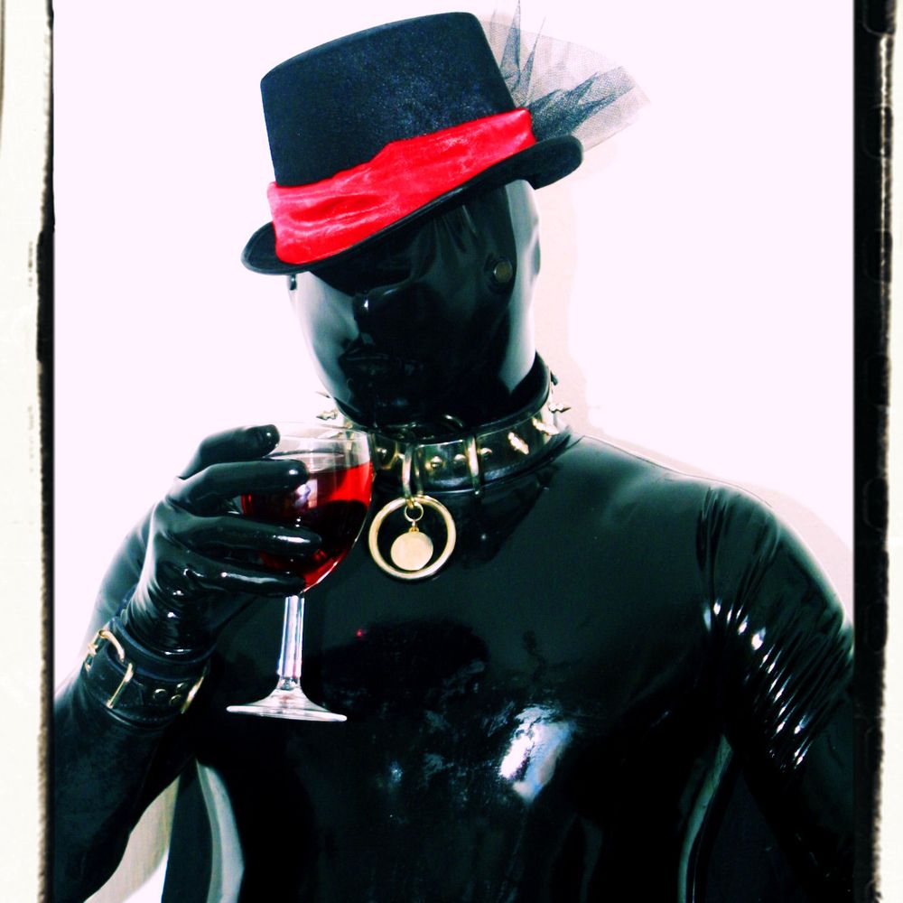 sub rubber gimp 