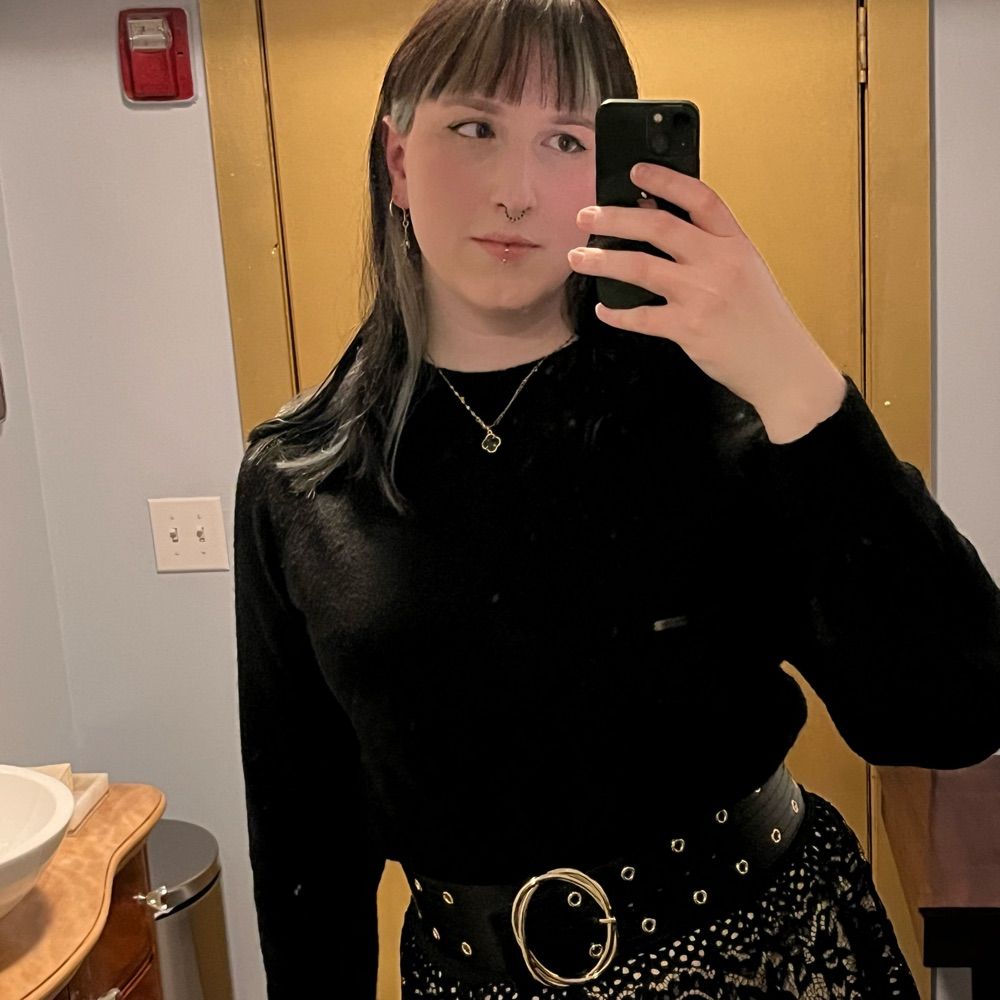 Holly 💋🗡️🖤