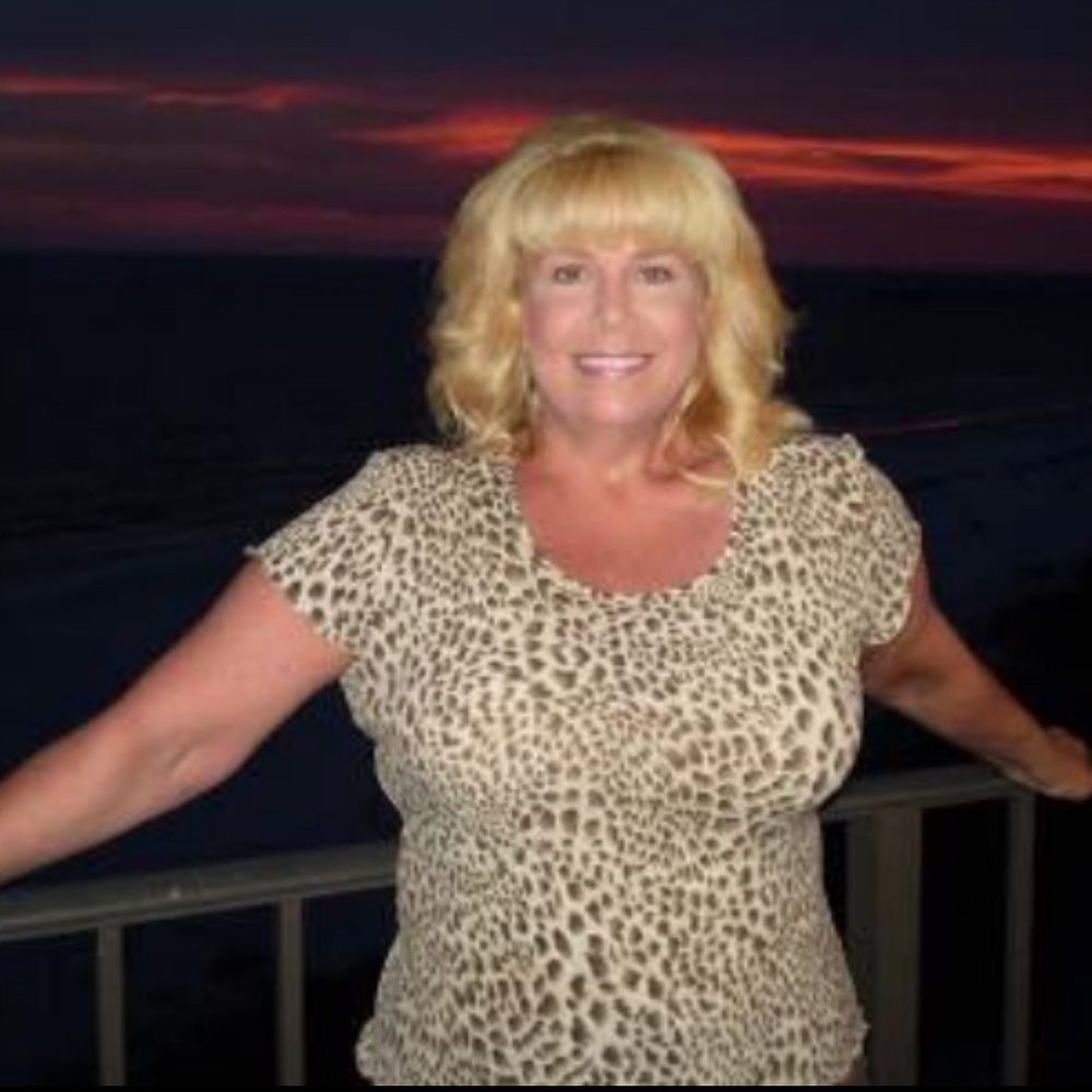 theresareloveution.bsky.social profile picture