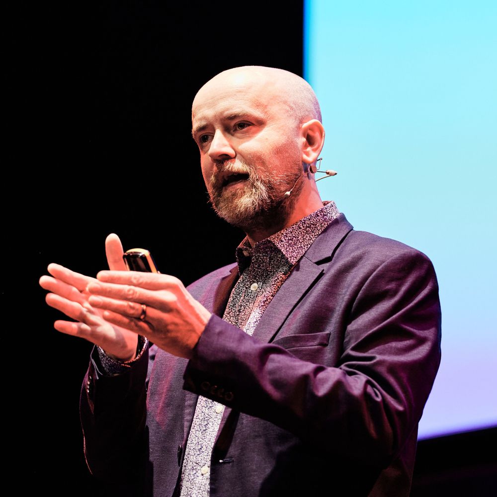 Dr James Mannion 