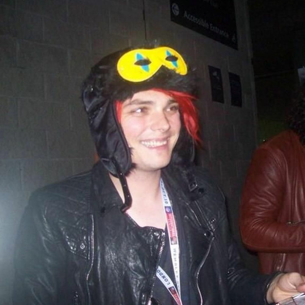 Juni/Axel [He/They]