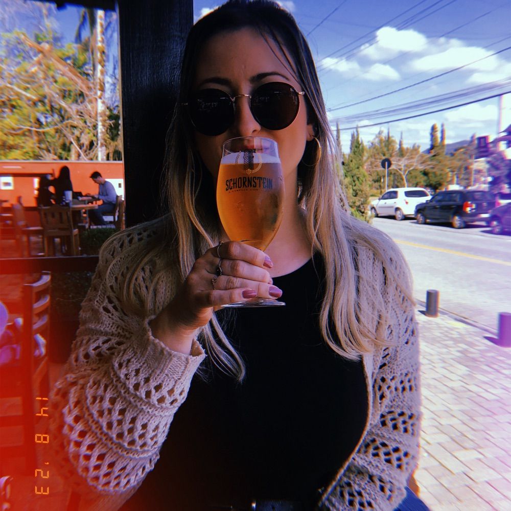 Pâmela Passos 