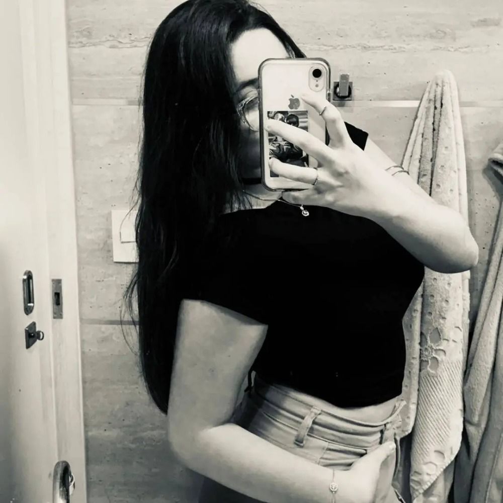 Vivian D.