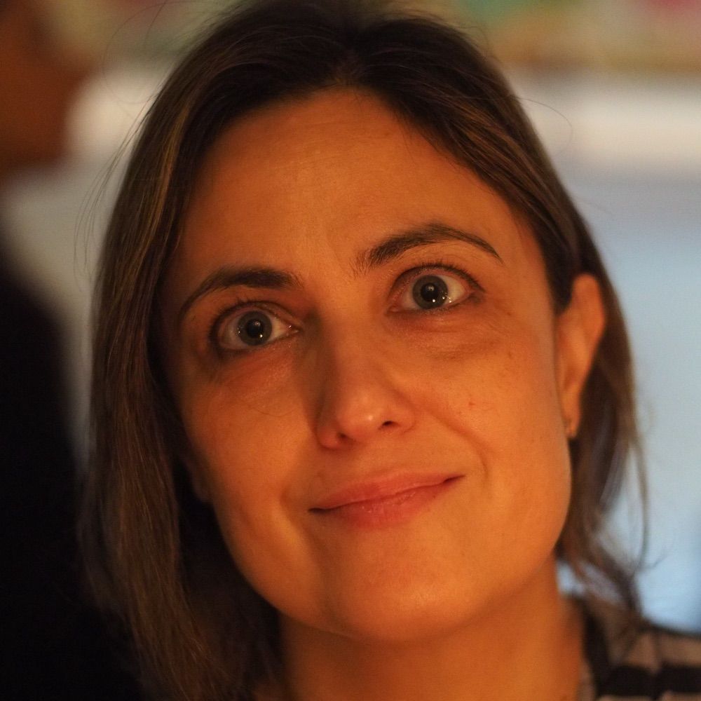 Dr Luz Navarro