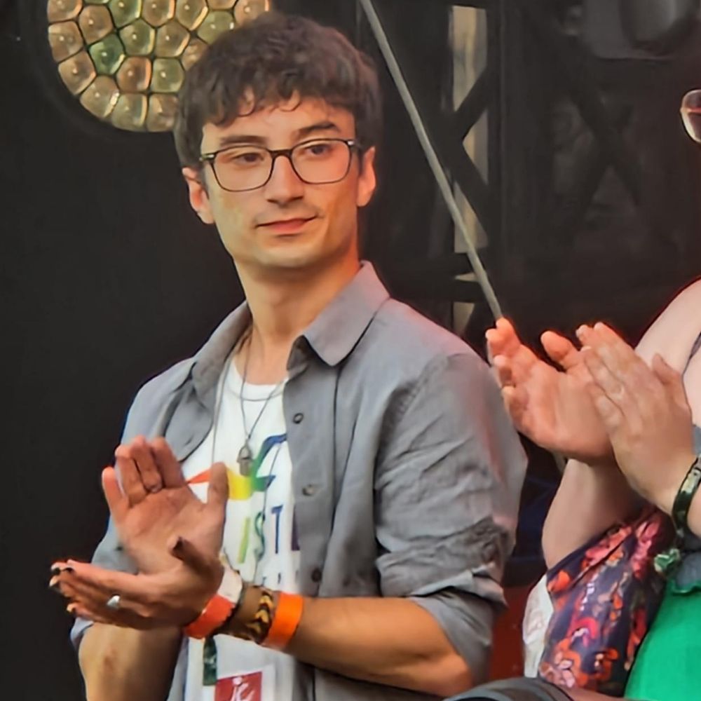 Cmrd Quentin 🏳️‍🌈 Tolkien fan account