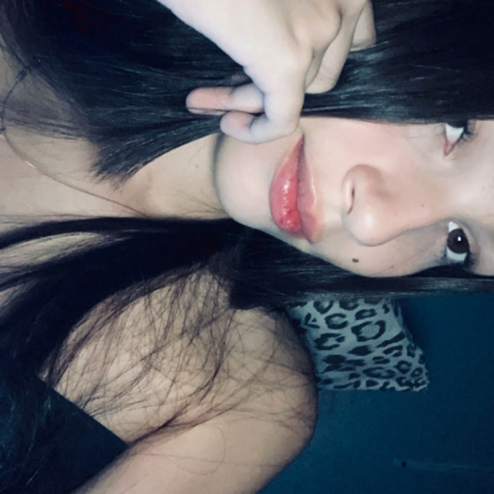 thais foda