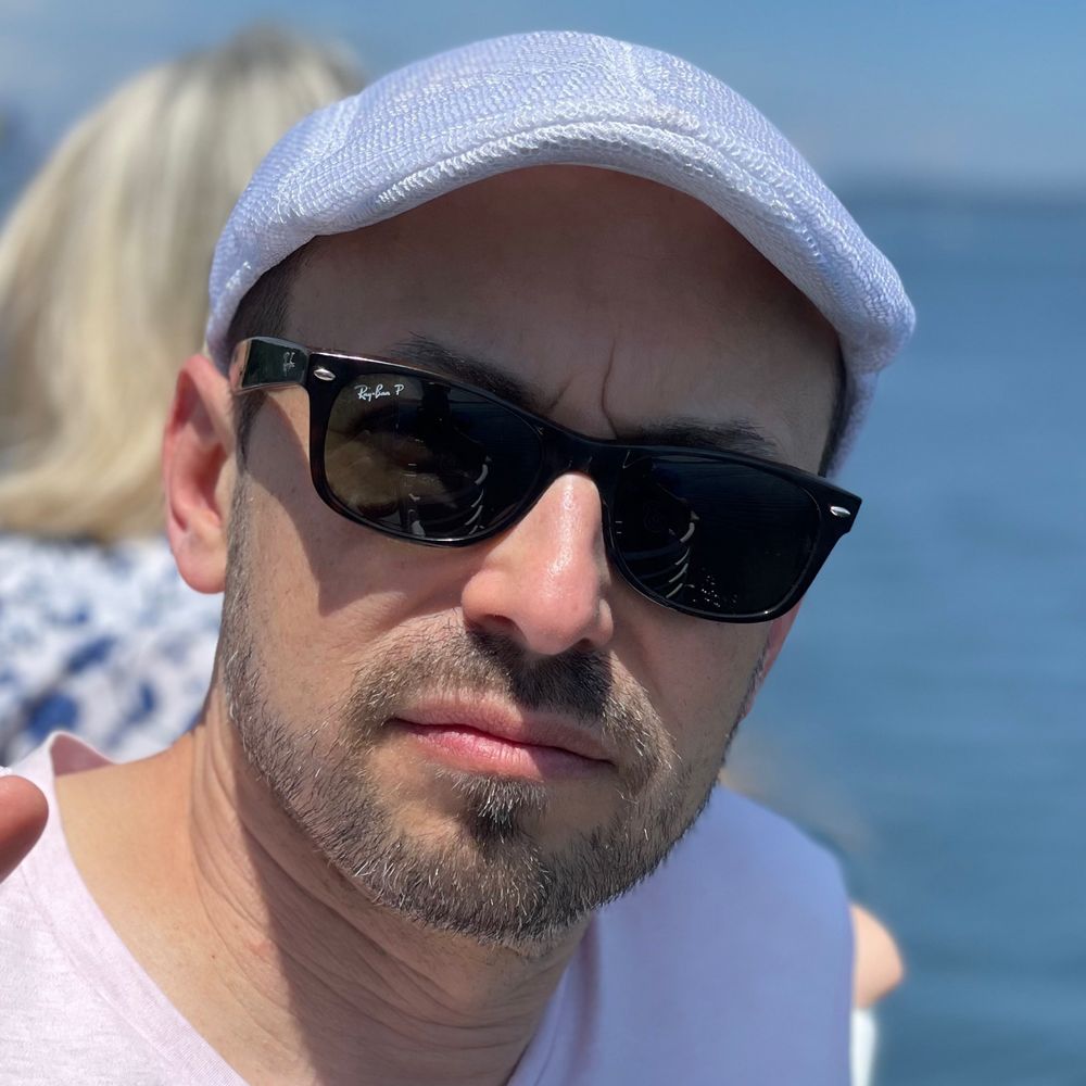 Dan Charnas