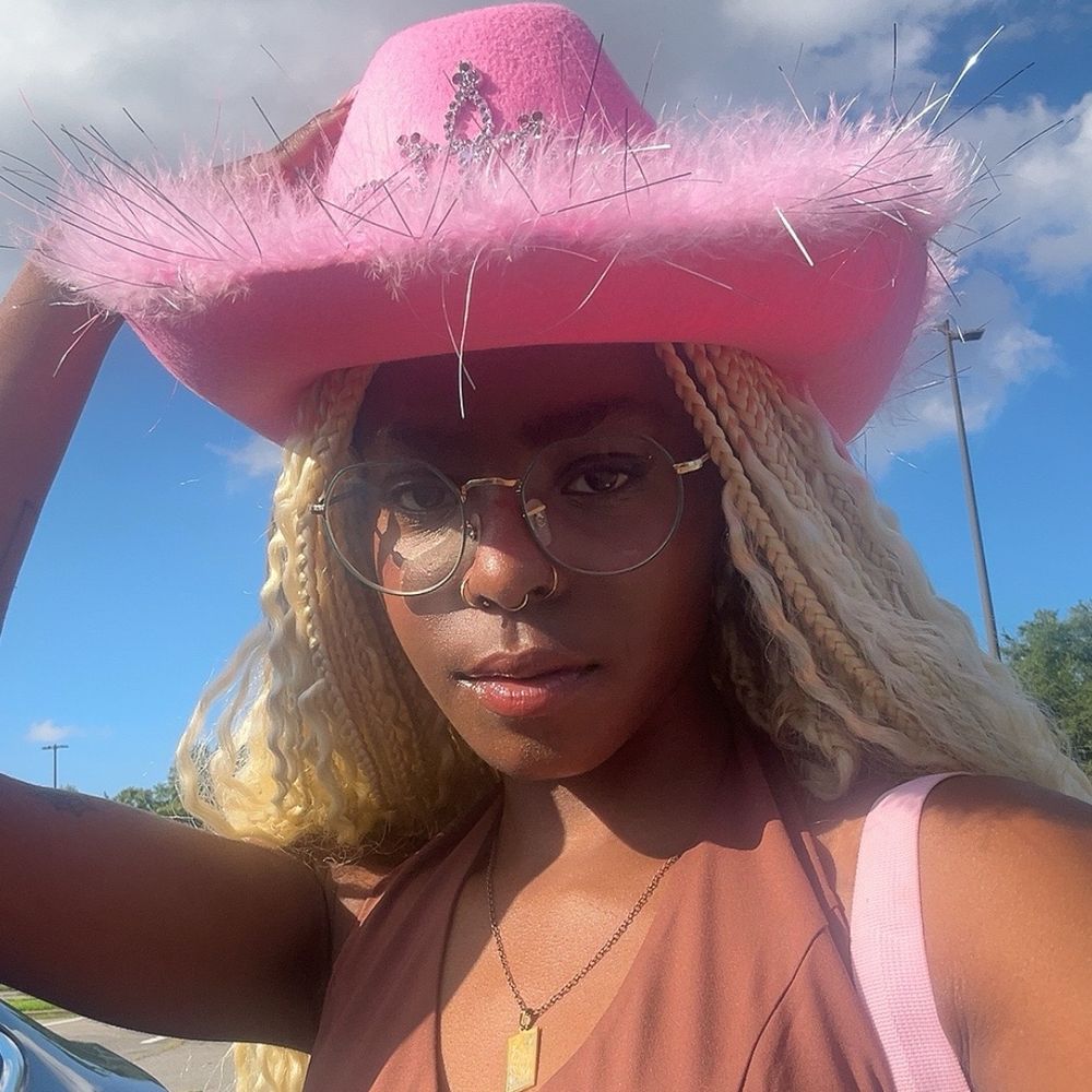 Z  🧚🏾‍♀️🌈