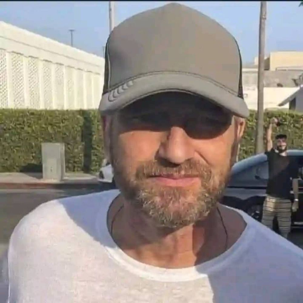 Profile picture gerardbutler8888.bsky.social