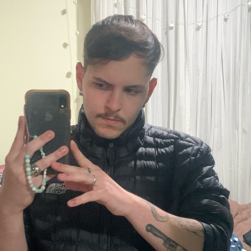 Twink que morreu em Xtonewall